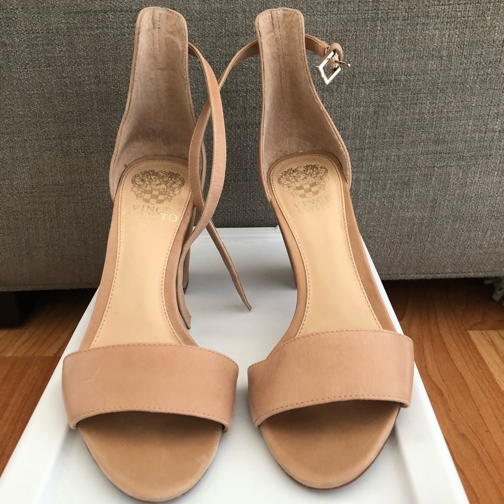 Vince Camuto nude sandal heels US sz 7
